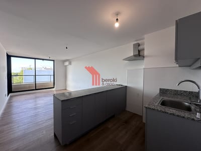 ALQUILER APARTAMENTO 1 DORMITORIO, BALCÓN. TRES CRUCES.
