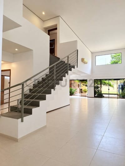 EN VENTA | Casa de 3 Dormitorios sobre 560 m² con Piscina en Salvador del Mundo
