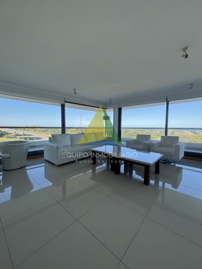 Apartamento esquinero en Blue Bird de 3 suite. Playa Brava - Punta del Este - Ref : EQP8361