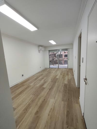 Pocitos ALQUILO: Apartamento de 2 Dormitorios Reciclado a Estrenar en el Corazón de Pocitos.
