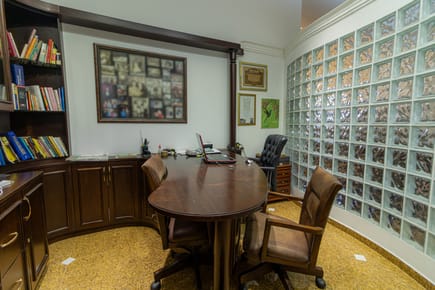 EN VENTA | Casa Amoblada de 4 Suites con Piscina Interior en Altos Los Pinos