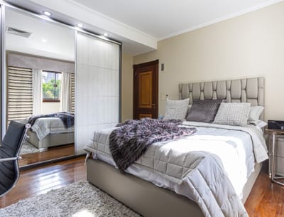 EN VENTA | Casa de 4 Suites sobre 1.512 m² con Piscina y Jardín en Herrera
