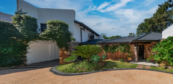 EN VENTA | Casa de 4 Suites sobre 2.601 m² con Piscina en Santa Librada