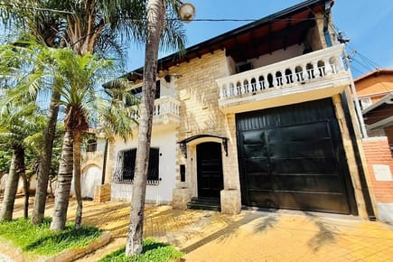 VENDO AMPLIA PROPIEDAD EN SAJONIA