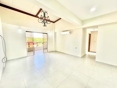 En Alquiler Amplio Departamento de 2 Habitaciones en Asunción A364