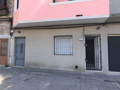 Casa dos dormitorios, fondo,  zona Buceo.
