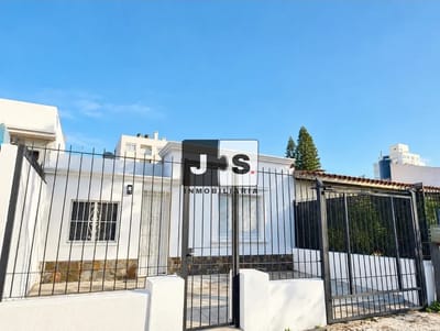 Alquilo casa 1 dormitorio con lugar para auto La Blanqueada