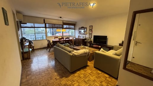 Venta de apartamento , 3 dormitorios , 2 baños , terraza . Pocitos