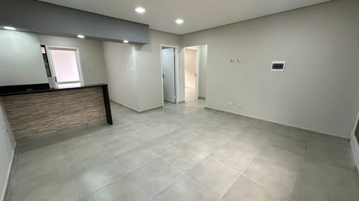 VENTA! CASA CON PISCINA EN LAMBARÉ -479 m2 DE TERRENO -A 2 CUADRAS DE AV. ARGAÑA