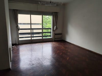 Apartamento en alquiler, 3 dormitorios, 2 baños, terraza. Centro.