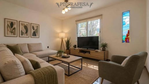 Venta de casa, 3 dormitorios , 2 baños . Punta Carretas