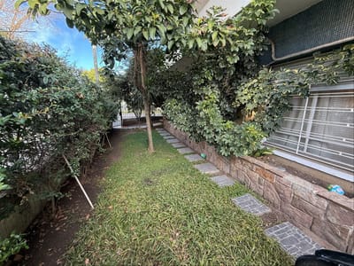 Alquiler Prado casa 2 dormitorios reciclada con garaje y divino Jardin sobre la calle Adolfo Berro