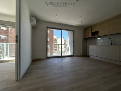 Apartamento en alquiler, 1 dormitorio, 1 baño, terraza. Cordón.