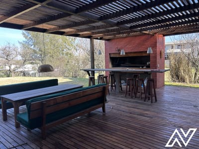 VENTA CASA  EN LA TAHONA 3 DORMITORIOS