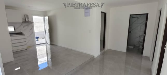 Apartamento en alquiler, 3 dormitorios, 1 baño, patio, cochera. Cerrito.