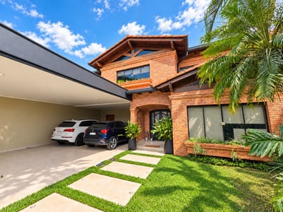 EXCLUSIVA RESIDENCIA DE LUJO CON 3 SUITES EN EL PRESTIGIOSO BARRIO MCAL. ESTIGARRIBIA