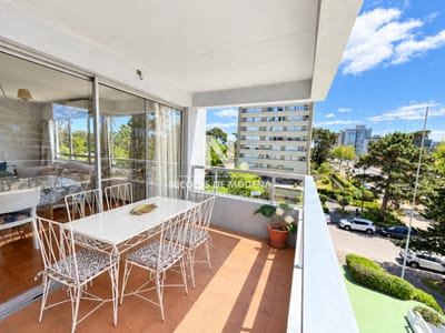 Apartamento en Punta del Este - Edificio Club Sol del Este en venta, de 2 dormitorios y comodidad absoluta