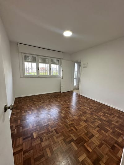 Apartamento en alquiler con cochera en Malvin