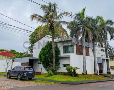Casa en venta en esquina Barrio. Recoleta