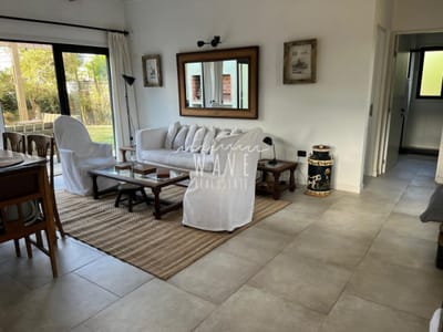 Impecable! Casa para todo el año a dos cuadras de la playa.