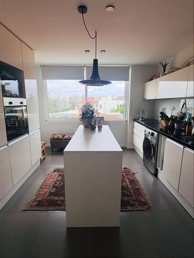 Apt venta impecable 3 dorm. 2 garages Vista al mar!