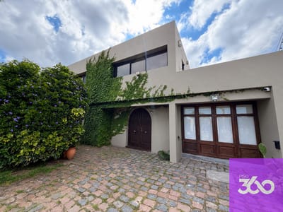 CASA EN VENTA EN CIUDAD DE LA COSTA, 4 DORMITORIOS, PISCINA Y BARBACOA CON APTO