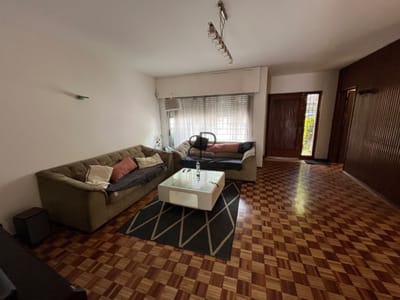 Venta Casa Ph 4 Dormitorios La Blanqueada con patio y cochera