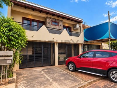 EN VENTA | Casa de 4 Dormitorios con Salón Comercial a 50 Metros de Matiauda, Encarnación