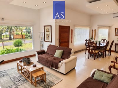 Casa de 4 dormitorios con piscina climatizada en Pinares, Punta del Este