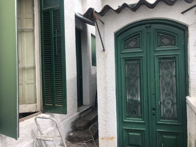 Gran casa antigua, ideal para instalar una empresa o utilizarla como depósito