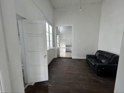Alquiler Casa de Altos 2 Dormitorios con Balcón – Ciudad Vieja (AS)