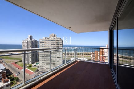 Apartamento con vista a la Brava