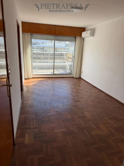 Apartamento en alquiler, 1 dormitorio, 1 baño, terraza. Punta Carretas.