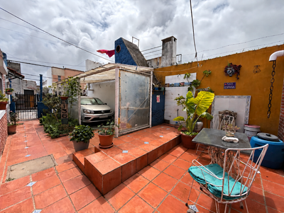 Casa Padrón Único: 2 Unidades Independientes, 4 Dormitorios, Cochera, Parrillero y Ubicación Próxima a Av. Italia.