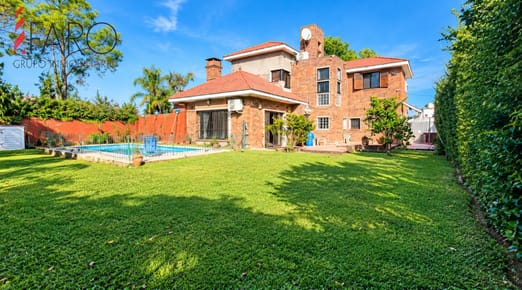 Casa esquina Zona Portones