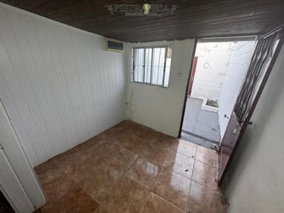 Apartamento tipo casita en alquiler, 1 dormitorio, 1 baño, patio. Capurro.