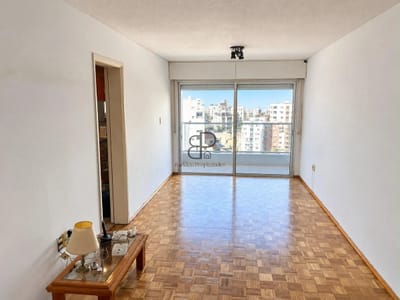Venta Apartamento 2 Dormitorios Pocitos con balcon