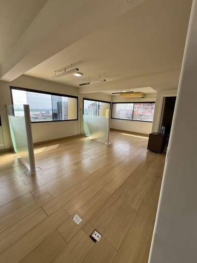 ALQUILO OFICINA SEMIPISO 150M2 EN BARRIO LA ENCARNACIÓN