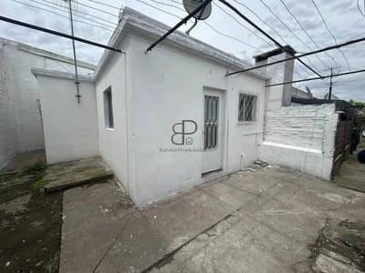 Venta Casa PH 1 Dormitorio Cerrito con patio Inversion