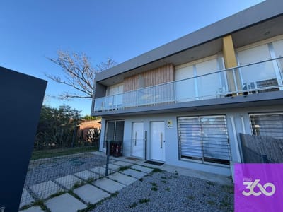 CASA EN ALQUILER DE 2 DORMITORIOS EN CIUDAD DE LA COSTA SOLYMAR SUR