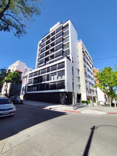 Excepcional punto Edif Soleil Playa , Juan M Pérez y Berro , Orient. Norte, mucho sol , 2 dorm c/placares , suite , 2 baños , 3 A/A , gge opcional !!!!