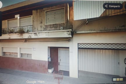 VENTA CASA MERCEDES SORIANO 3 DORMITORIOS 2 BAÑOS GARAJES PARA 3 AUTOS GALPON