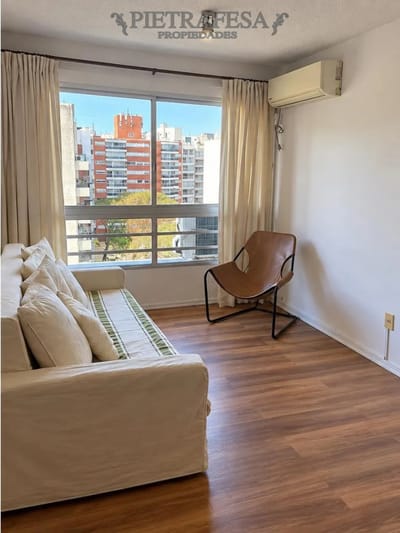 Apartamento en alquiler, 2 dormitorios, 2 baños, terraza lavadero. Pocitos.