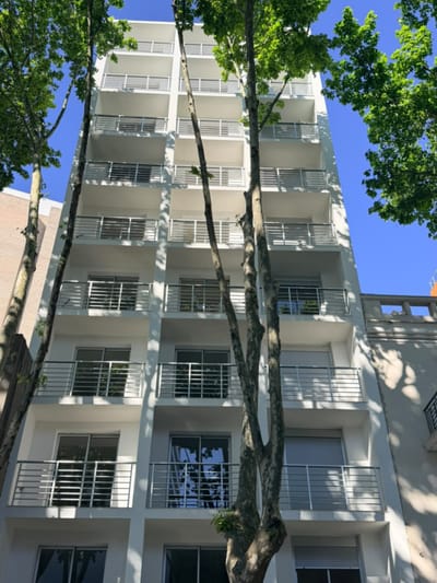 ALQUILER APARTAMENTO DE 3 DORMITORIOS A ESTRENAR EN TRES CRUCES PISO 10 AL FRENTE CON AMPLIA TERRAZA