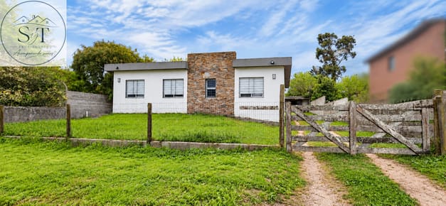 Casa en venta c/ cochera en Solymar