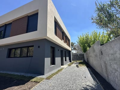 Alquiler casa en Barra de Carrasco A ESTRENAR