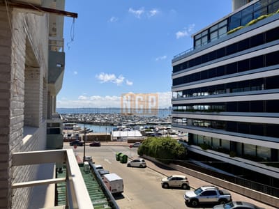 Apartamento en venta en Edificio Riazor  Excelente ubicación con vista parcial al puerto
