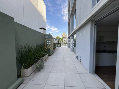 Venta apartamento 2 dormitorios a estrenar con patio propio en Centro Montevideo | MasMio Plaza | Unidad 310