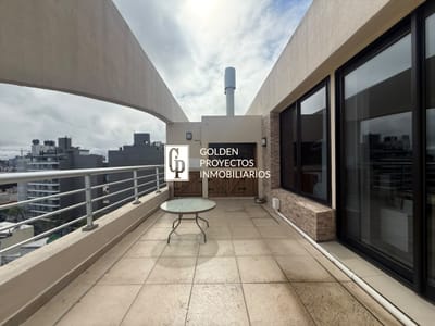 Apartamento en Venta 3 dormitorios Parrillero y Garage Tres Cruces