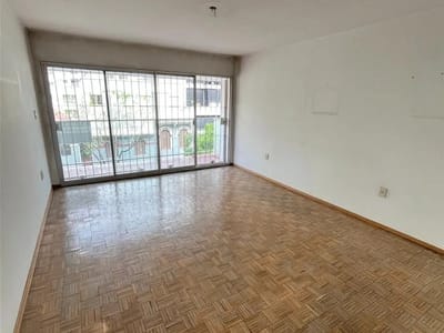 Venta de Apartamento de 3 dormitorios Garage, Punta Carretas Montevideo.